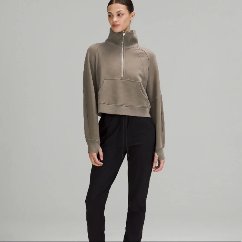 SOLD NWOT lululemon scuba oversized funnel half zip - Picture 2 of 9